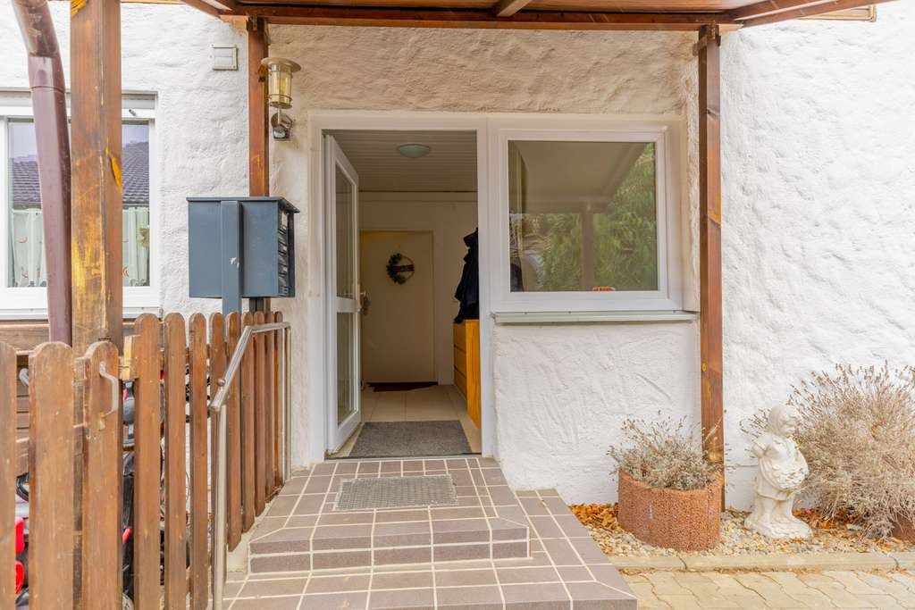 Immobilie in Dießen am Ammersee - Doppelhaushälfte mit großzügiger Einliegerwohnung - Seltene Gelegenheit in bester Wohnlage - Bild 2