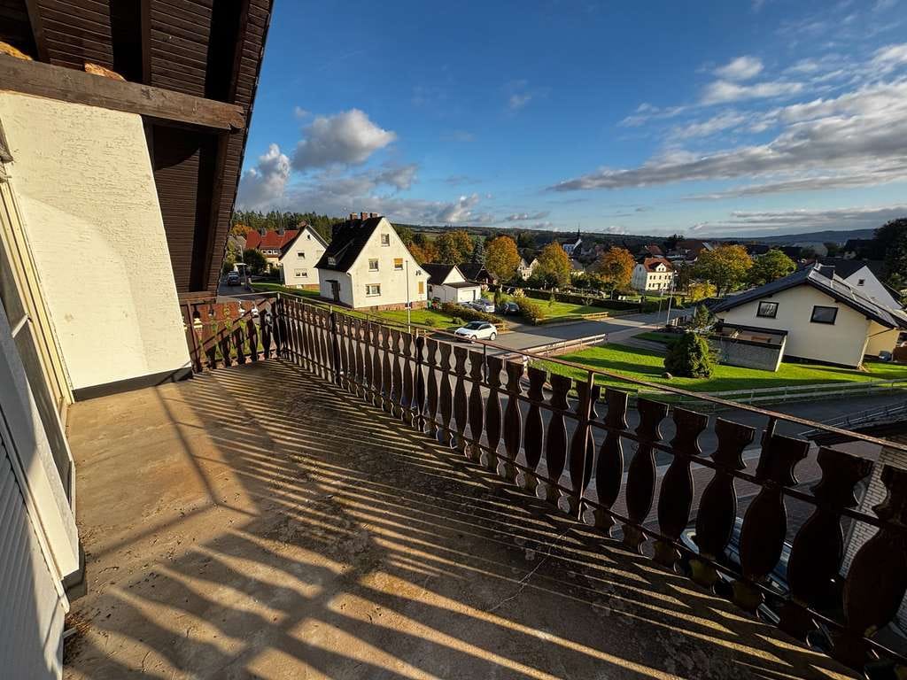 Immobilie in Beverungen - Mehrgenerationenhaus mit Doppelgarage in Beverungen-Blankenau - Bild 3