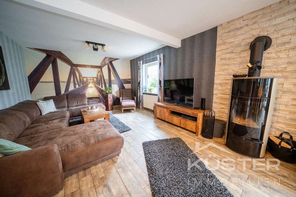 Immobilie in Obernkirchen - KÜSTER IMMOBILIEN präsentiert: PROVISIONSFREI FÜR DEN KÄUFER! Exklusives Wohnen mit viel Platz - Bild 2