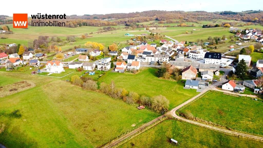 Immobilie in Nohfelden - Geräumiges Wohnhaus auf zwei Etagen mit Vollunterkellerung & tollem Feldblick – ideal für Familien! - Bild 1