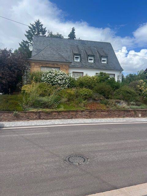 Immobilie in Kirf - Ein-/Zweifamilienhaus mit großem Grundstück in Kirf - Bild 2