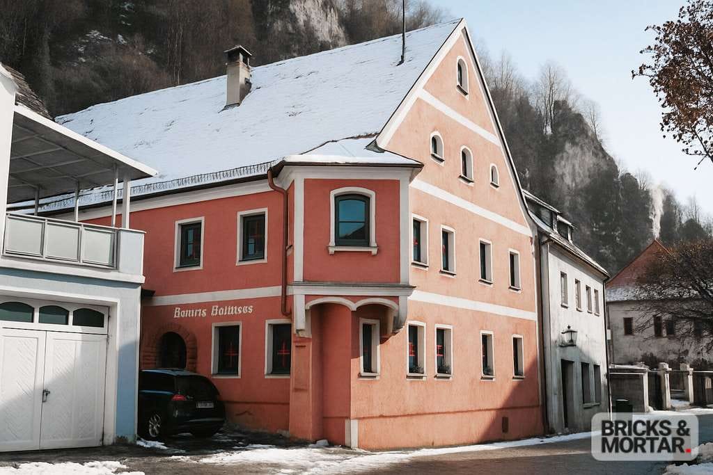 Immobilie in Kallmünz - Stadthaus in Kallmünz mit außergewöhnlichem Entwicklungspotenzial - Bild 0