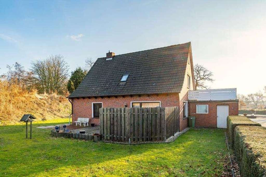 Immobilie in Wittmund - Einfamilienhaus mit Garage und großem Grundstück in Ardorf - Bild 1