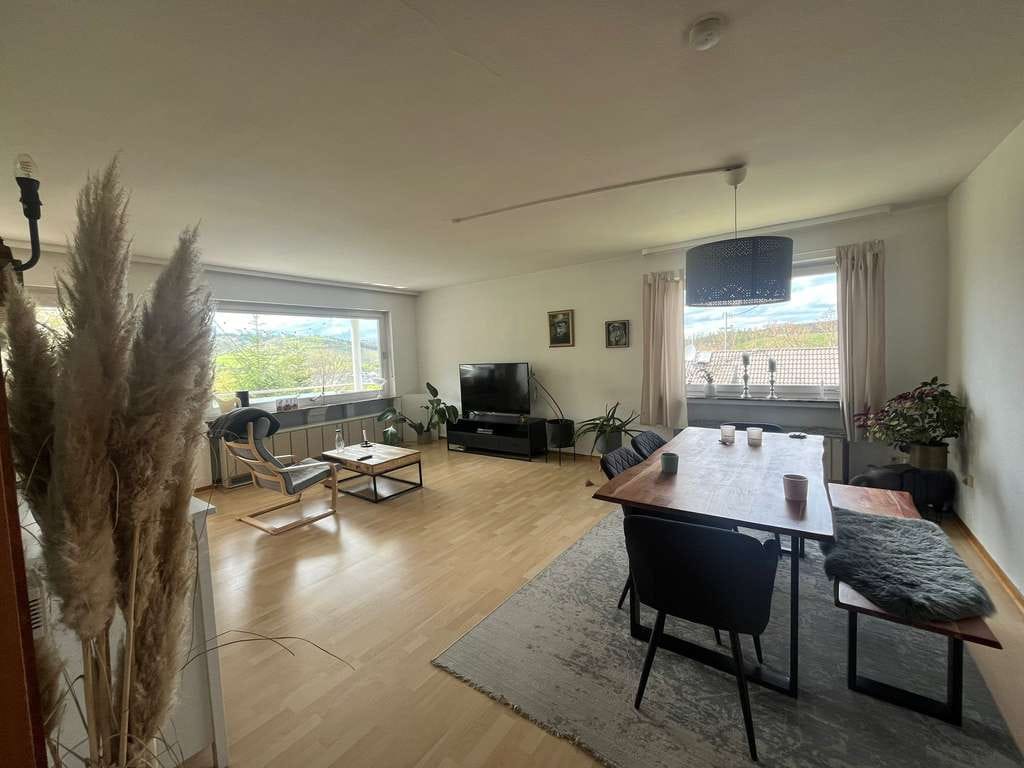 Immobilie in Wilnsdorf - Wilnsdorf OT Niederdielfen, großzügiges 2 Familienhaus  110/70m² in sonniger Aussichtslage - Bild 4