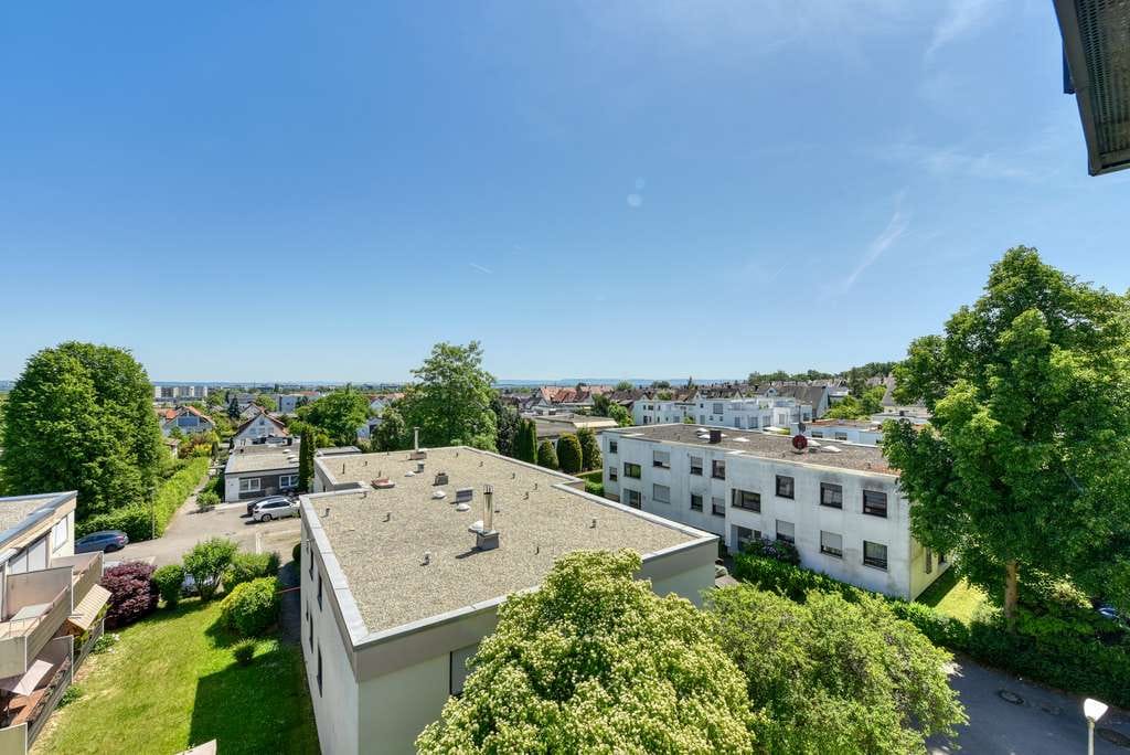 Immobilie in Leinfelden-Echterdingen - +++ Fernblick - 3.OG (DG) mit Süd-Blk. - hell & sonnig - modernisierungsbedürftig - EBK & TG-Box +++ - Bild 3