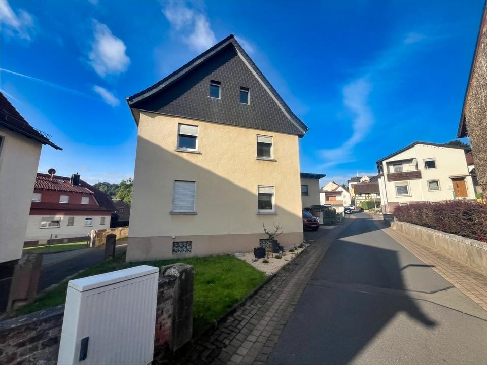 Immobilie in Philippsthal - Wohnhaus mit Nebengebäude und Gartengrundstück - Bild 0