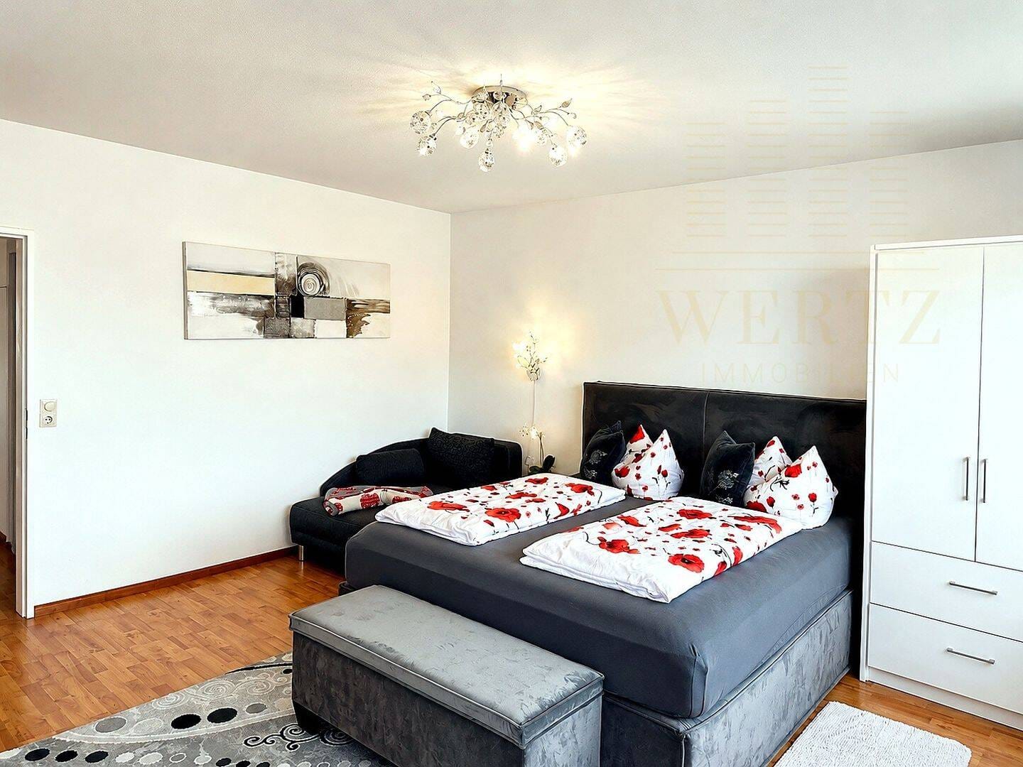 Immobilie in Höchenschwand - Gepflegte Wohnung mit 99 m² Wohnfläche, Wintergarten und drei Balkonen - Bild 0
