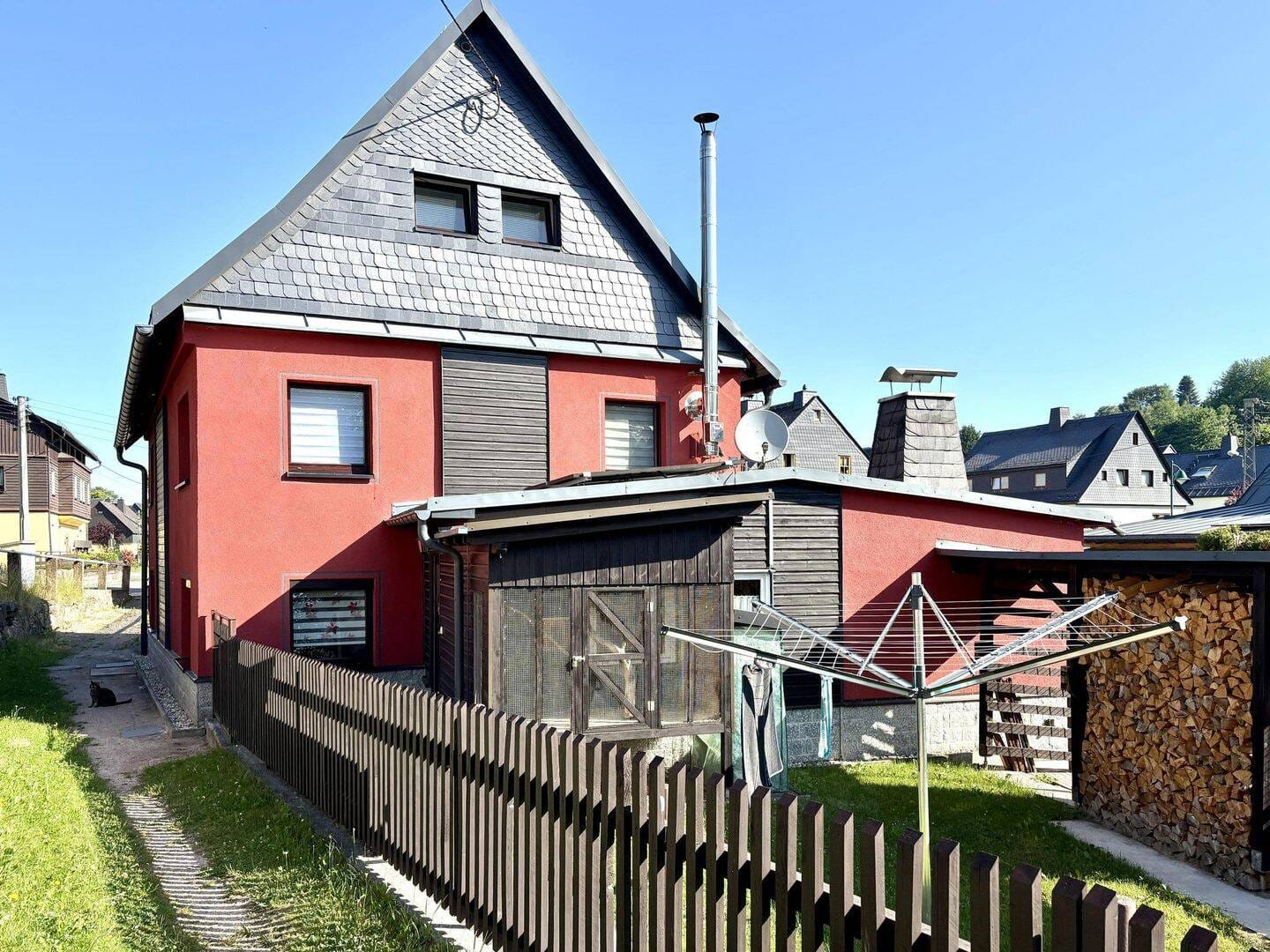 Immobilie in Bockau - Charmantes Familienhaus mit Kamin, Partyraum und ausgebautem Dachgeschoss in ruhiger Wohnlage - Bild 0