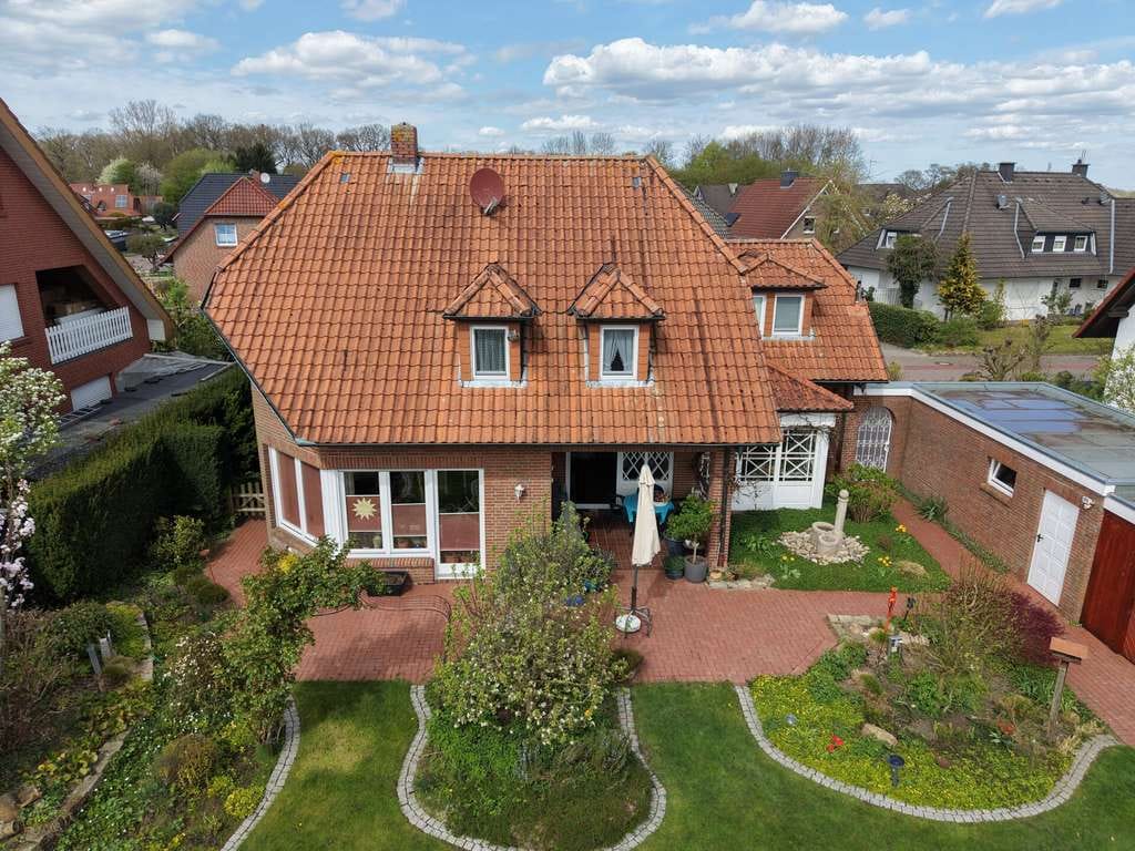 Immobilie in Cappeln (Oldenburg) - Attraktives Einfamilienhaus mit großem Garten in familienfreundlicher Lage von Cappeln - Bild 0