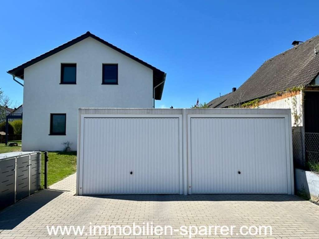 Immobilie in Weiherhammer - Modernes Einfamilienhaus mit großem Grundstück und Doppelgarage - Bild 2