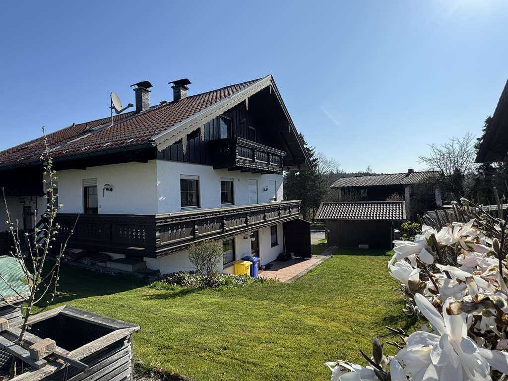 Immobilie in Reischach - Stop! Gepflegtes Mehrfamilienhaus mit 3 Wohnungen in schöner Wohnlage - Bild 3