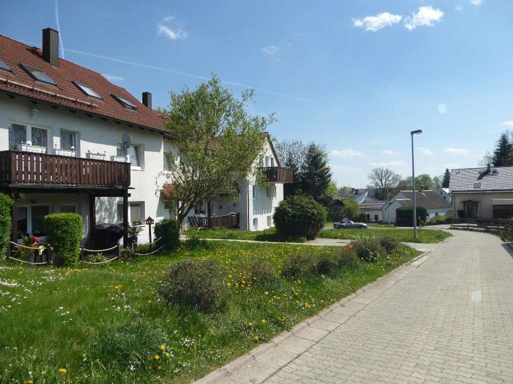 Immobilie in Weischlitz - vermietete 3 Zimmer Wohnung mit großem Balkom in Heinersgrün - Bild 0