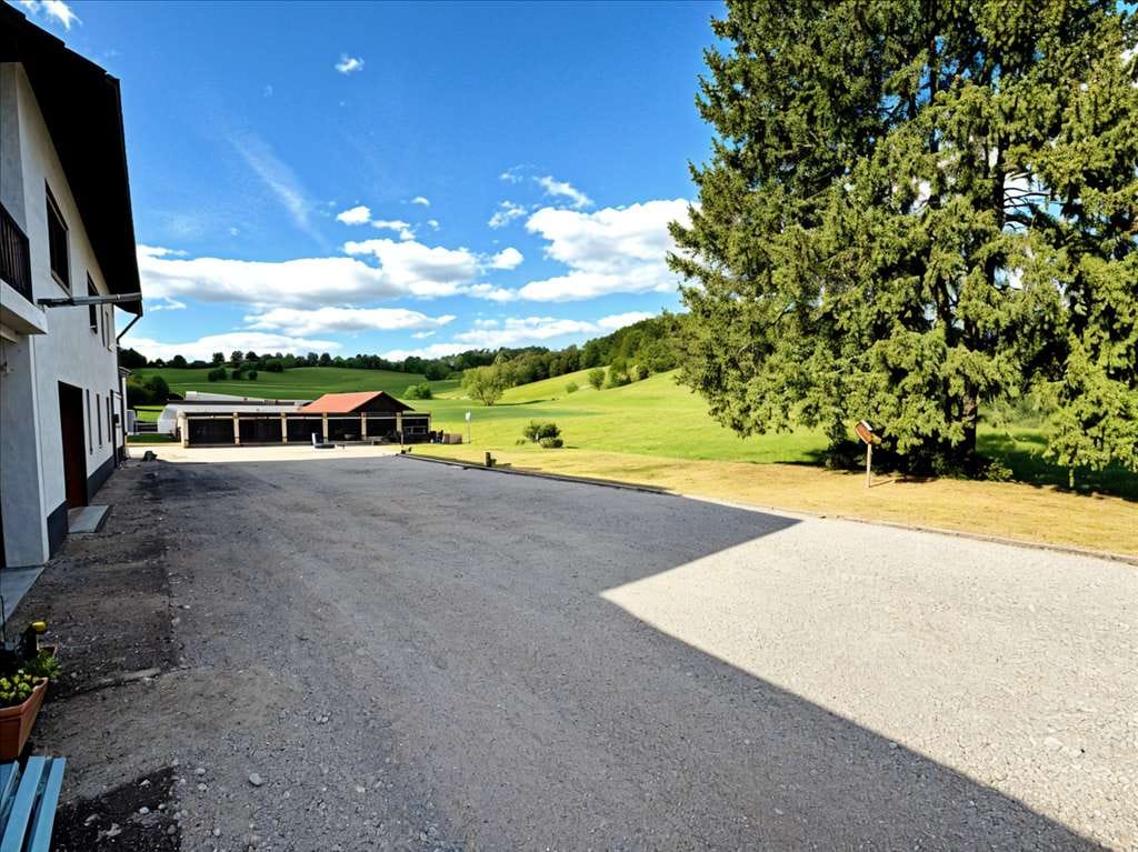 Immobilie in Moosthenning - Raumwunder in idylischer Ortsrandlage von Lengthal/Moosthenning in direkter Nähe zu Dingolfing - Bild 2
