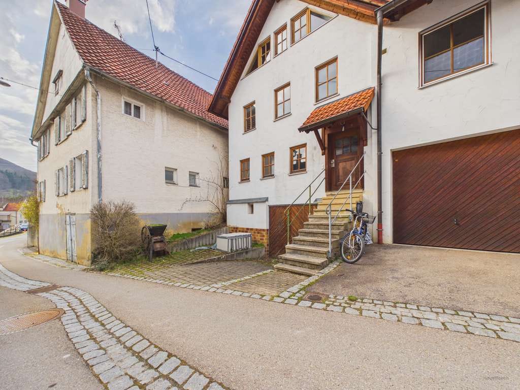 Immobilie in Neidlingen - Doppelhaushälfte mit Charakter und großem Garten in Neidlingen - Bild 2
