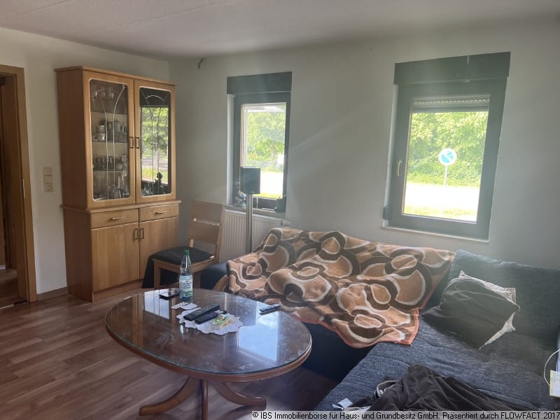 Immobilie in Rot am See - Gemütliches, geräumiges 2-Familienhaus mit Garage, Balkon, Terrasse und Gärtle - Bild 4