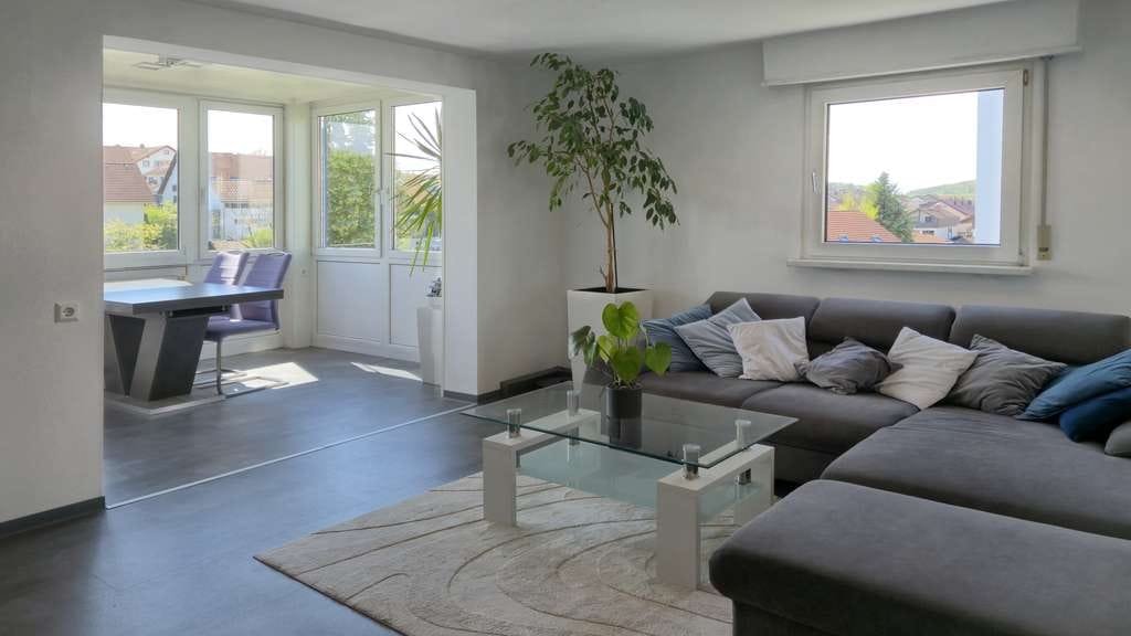 Immobilie in Großbettlingen - Helle 3 Zimmer Wohnung mit Wintergarten - Bild 2