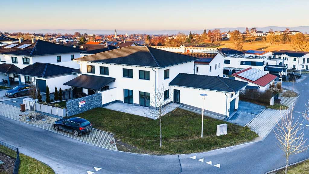 Immobilie in Oberschneiding - Top Angebot / Energieeffizienzklasse A+ / schönes, ruhiges Wohngebiet / einfach einziehen! - Bild 2