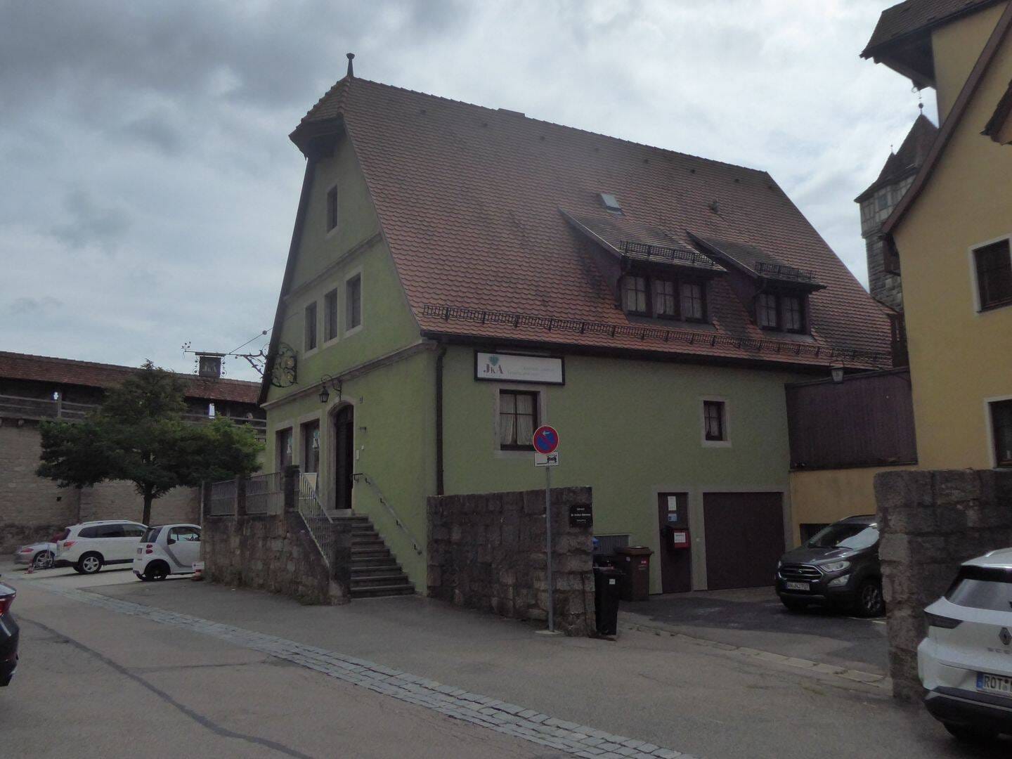 Immobilie in Rothenburg ob der Tauber - Exklusive 5-Zimmer Eigentumswohnung über 2 Etagen mit 2 Bädern, großer Balkon,  offener Kamin und Stellplatz - Bild 0