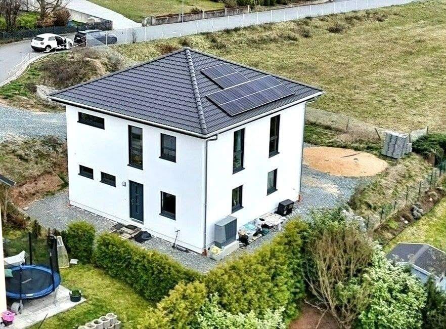 Immobilie in Pirk - Modernes Traumhaus in unverbaubarer Lage - Einziehen & Wohlfühlen - Bild 4