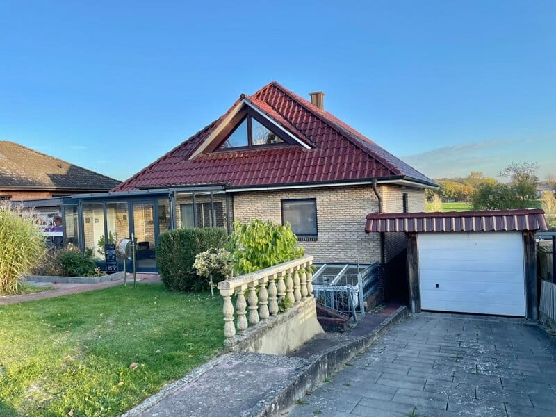 Immobilie in Barnitz - Einfamilienhaus mit Einliegerwohnung und großer Dachterrasse mit Blick auf die Trave        ( A3202) - Bild 0