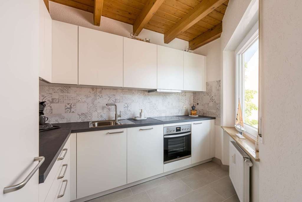 Immobilie in Laufenburg (Baden) - Klein anfangen, Groß wohnen - Charmante Dachgeschosswohnung mit Balkon & zwei Stellplätzen - Bild 3