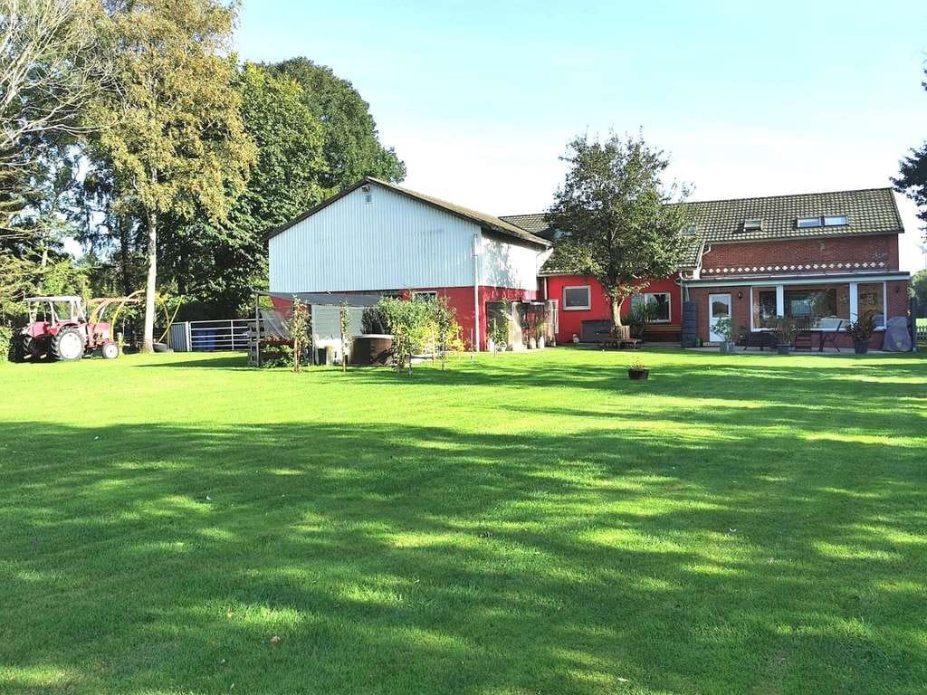 Immobilie in Hemme - Charmanter Resthof in Hemme: 293 m² Wohnfläche und 23.650 m² Grundstück - Bild 1
