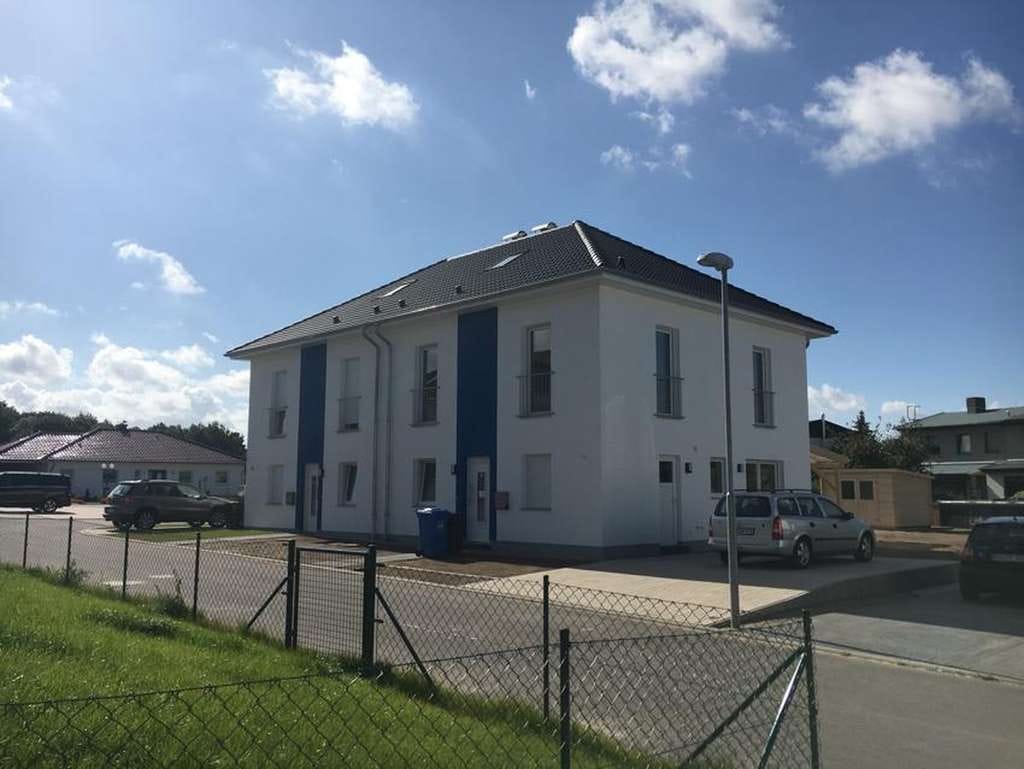 Immobilie in Neuburg - Moderne Doppelhaushälfte mit großem Garten *provisionsfrei* - Bild 2