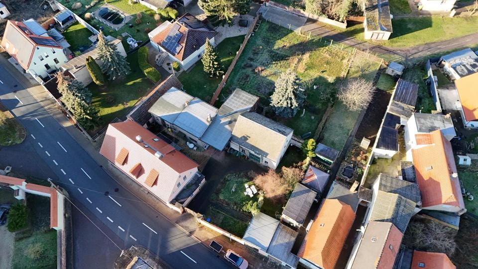 Immobilie in Petersberg - Für zwei Familien oder eine Große - hier findet jeder seinen Platz - Bild 0
