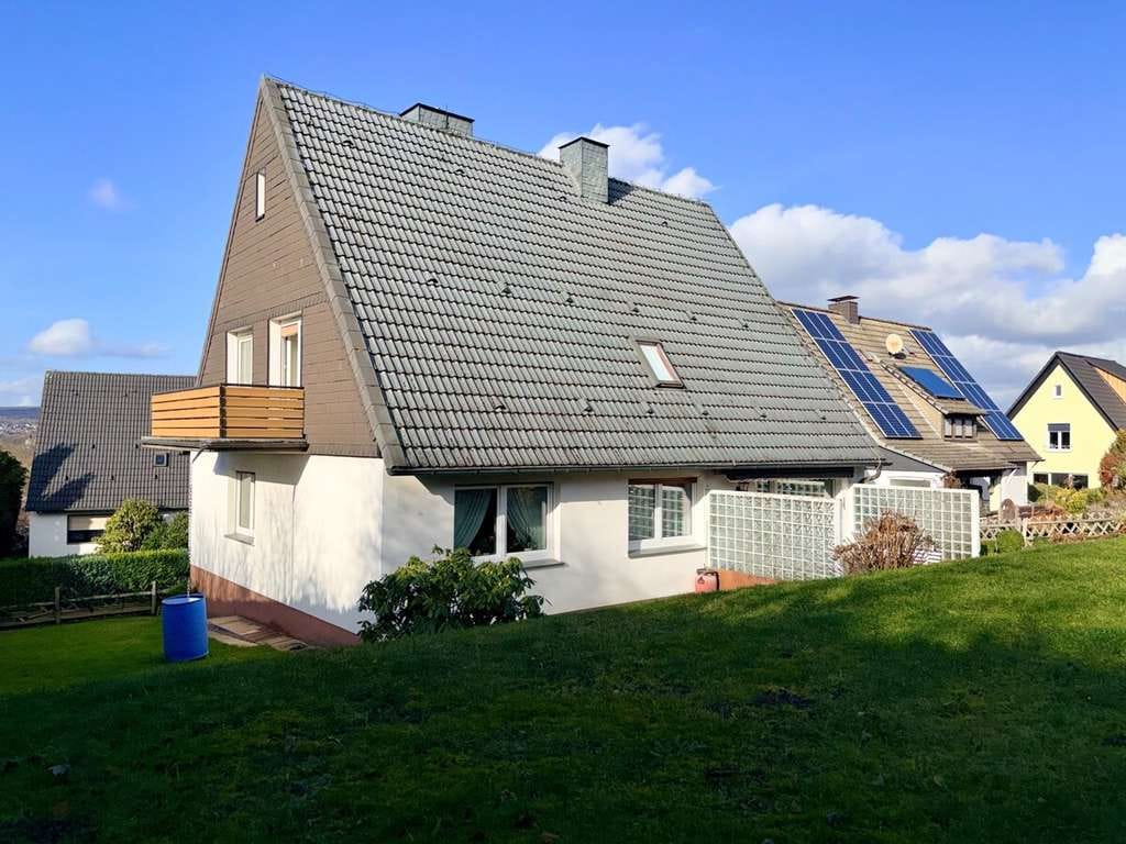 Immobilie in Schwerte - 2-Familien-Haus auf Erbpacht-Grundstück, ideal geeignet als als Mehrgenerationenhaus - Bild 1