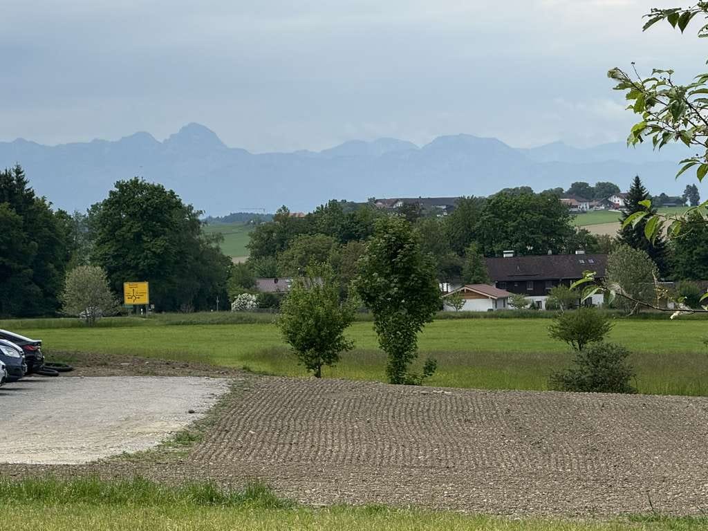 Immobilie in Schonstett - attraktives Wohn- und Gewerbeobjekt mit Bergblick und großzügigem Grundstück - Bild 2