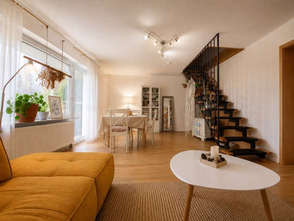 Immobilie in Lustadt - Maisonette am Feldrand mit Balkon & Weitblick - 60m² Wohnfläche + 20m² ausgebaute Nutzfläche, EBK - Bild 0