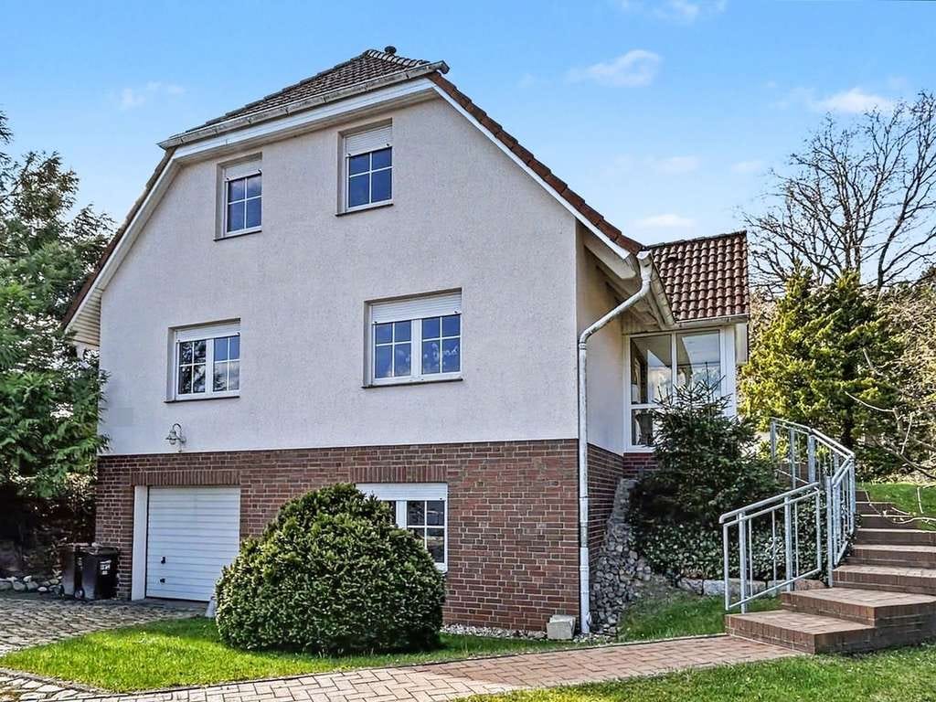 Immobilie in Marlow - Ruhig wohnen mit Weitblick-Großes Einfamilienhaus in erhöhter Lage Marlows mit Blick ins Recknitztal - Bild 0