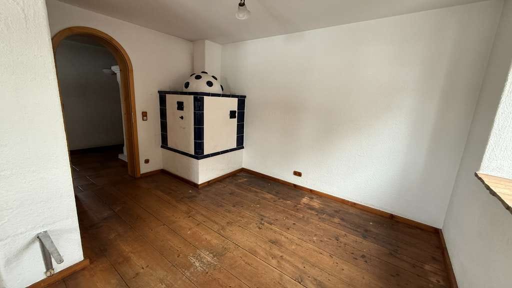 Immobilie in Grabenstätt - Viel Platz aufgeteilt in 2 Eigentumswohnungen in Chiemseenähe - Bild 3