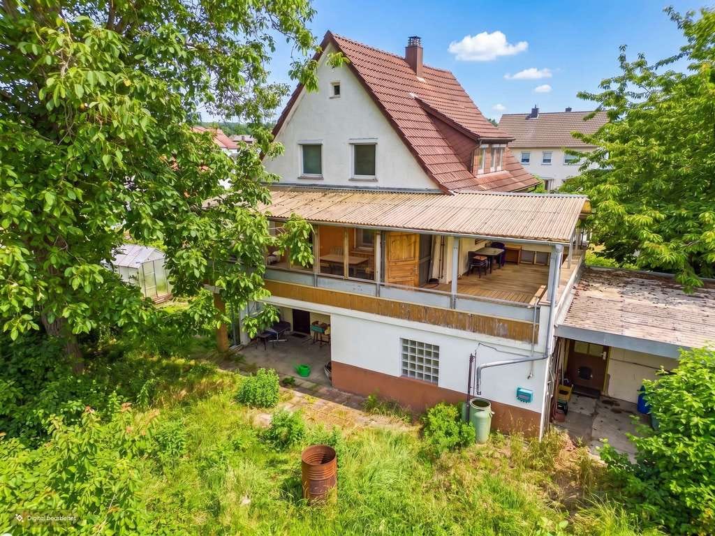 Immobilie in Herbrechtingen - Sanierungs- oder Abrissobjekt: Zweifamilienhaus auf ca. 800 m² Grundstück mit Fernblick - Bild 1