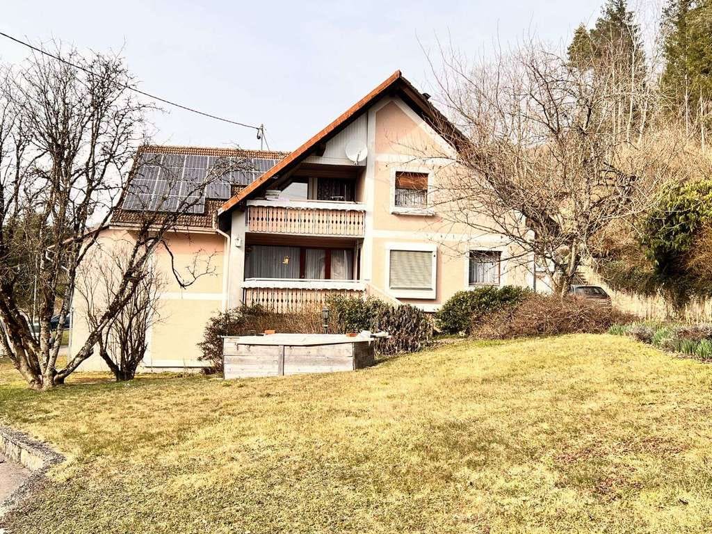 Immobilie in Stühlingen - Stattliches Wohnhaus mit viel Nutzfläche - Bild 2