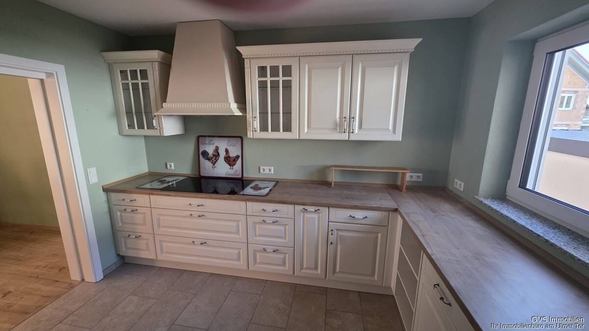Immobilie in Niederrieden - 4,5 Zimmer-Wohnung mit Garten und 2-Zimmer-Einliegerwohnung, sep. Eingänge,Stellplätze und Terrassen - Bild 3