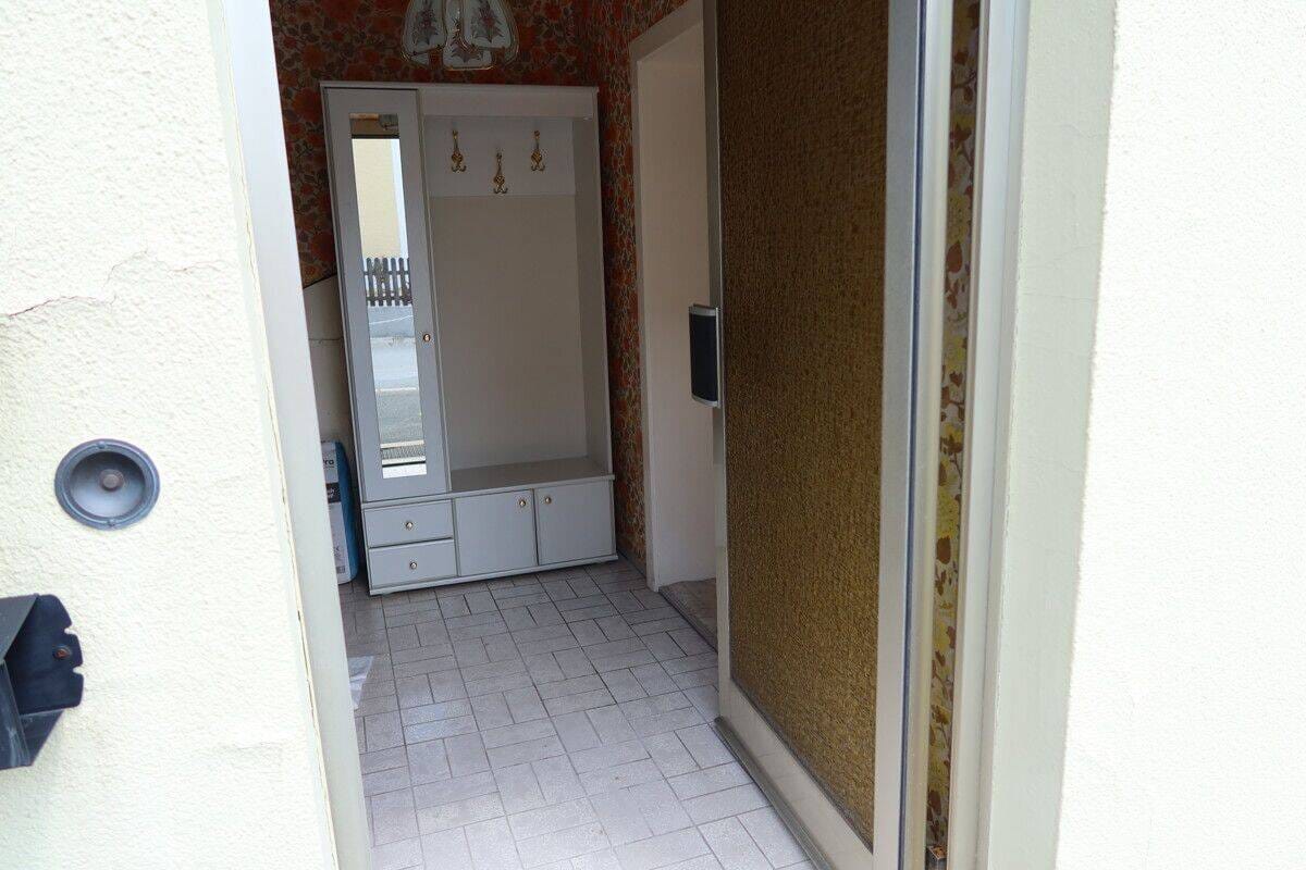 Immobilie in Regnitzlosau - Wohn- und Geschäftshaus mit großem Grundstück in ländlicher Lage - Bild 3