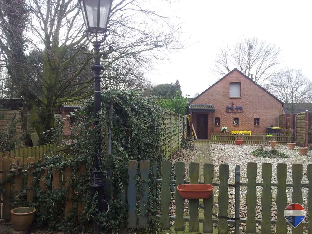 Immobilie in Straelen - Viel Platz für Visionen:
2 Wohnhäuser  auf ca. 20.000 m²  Grundstück mit Entwicklungspotenzial! - Bild 1