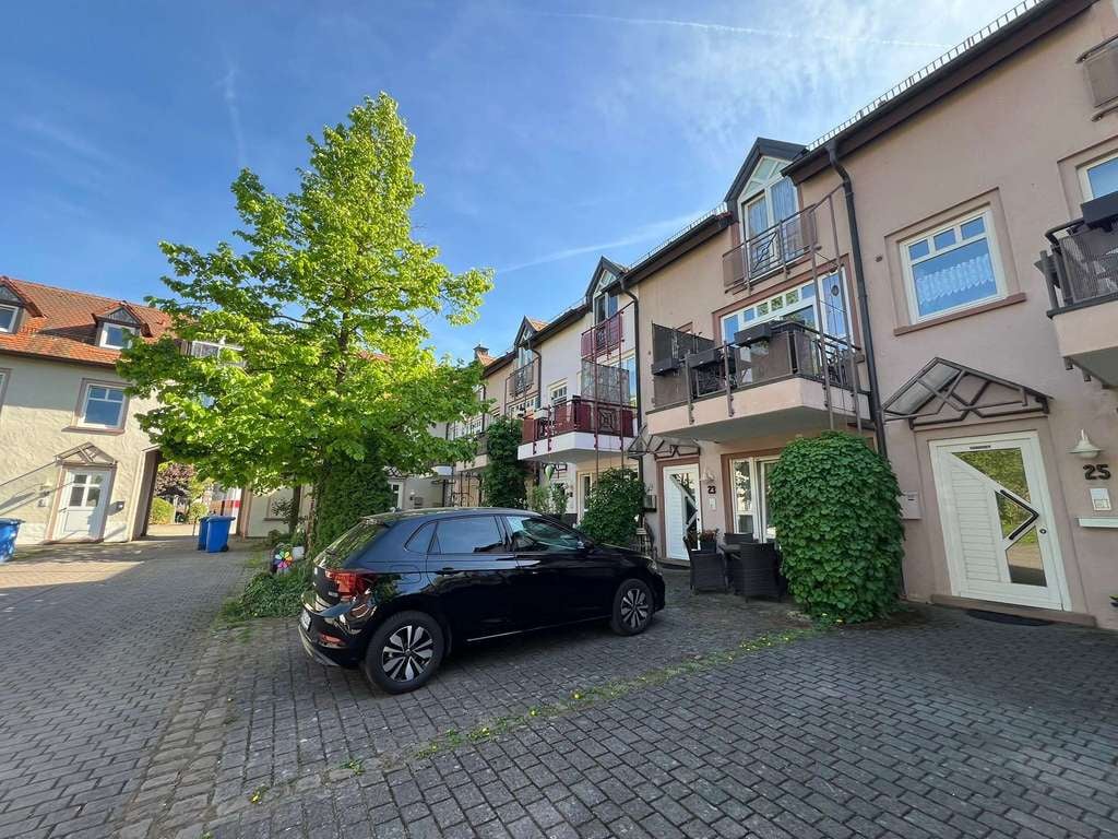 Immobilie in Linsengericht - "Schöner Wohnen" im Dorfzentrum - Ruhig gelegenes & außergewöhnliches Reihenmittelhaus - Bild 1