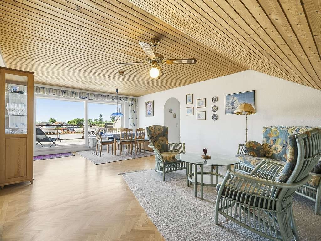 Immobilie in Meersburg - Weitblick vom Balkon! 3-Zimmer-Dachgeschosswohnung - Bild 1