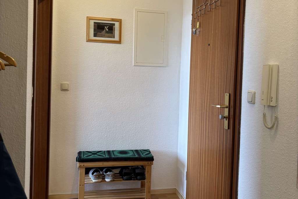 Immobilie in Putbus - Attraktive Wohnung in Putbus – ruhig wohnen mit Entwicklungspotenzial auf der Insel Rügen - Bild 1