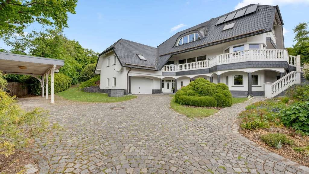 Immobilie in Wirsberg - Luxuriöse Architektenvilla! 1.417 m² Grundstück in ruhiger Traumlage mit modernster Technik und ELW - Bild 1