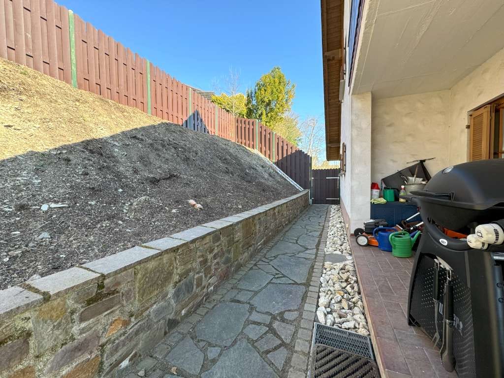 Immobilie in Döttesfeld - Wohlfühl-Zuhause im Landhausstil – familienfreundliches Traumhaus mit Garten, Sauna & Kamin - Bild 2