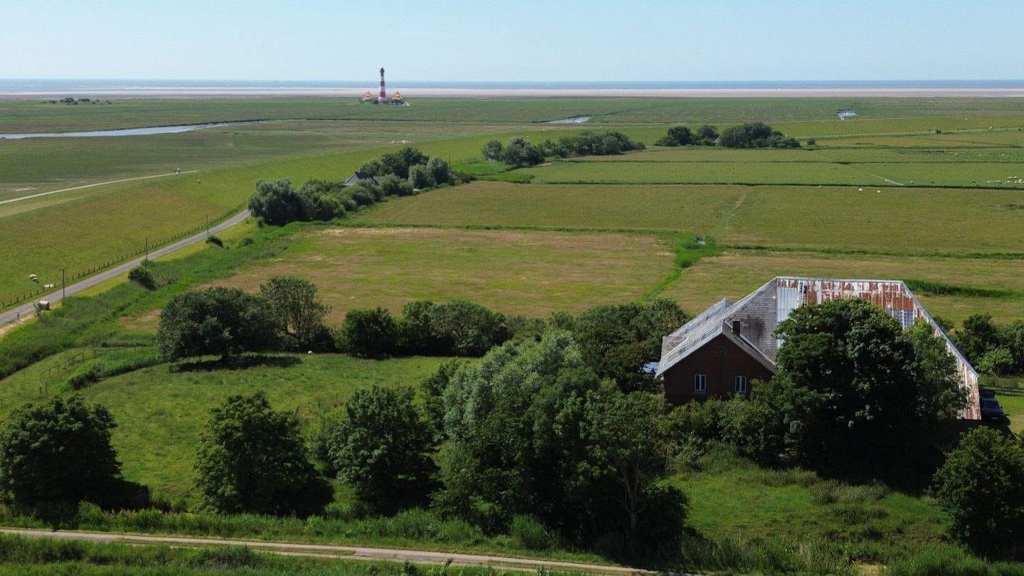 Immobilie in Westerhever - Haubarg auf hoher Warft an der Nordsee, Ausbau möglich - Bild 0