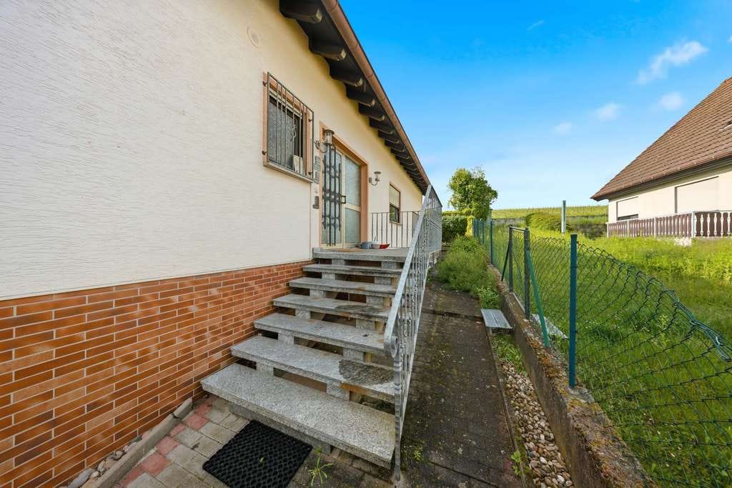 Immobilie in Gabsheim - Attraktives Ein-Zweifamilienhaus mit großem Grundstück in Gabsheim! Ideal für Mehrgenerationenwohnen - Bild 4