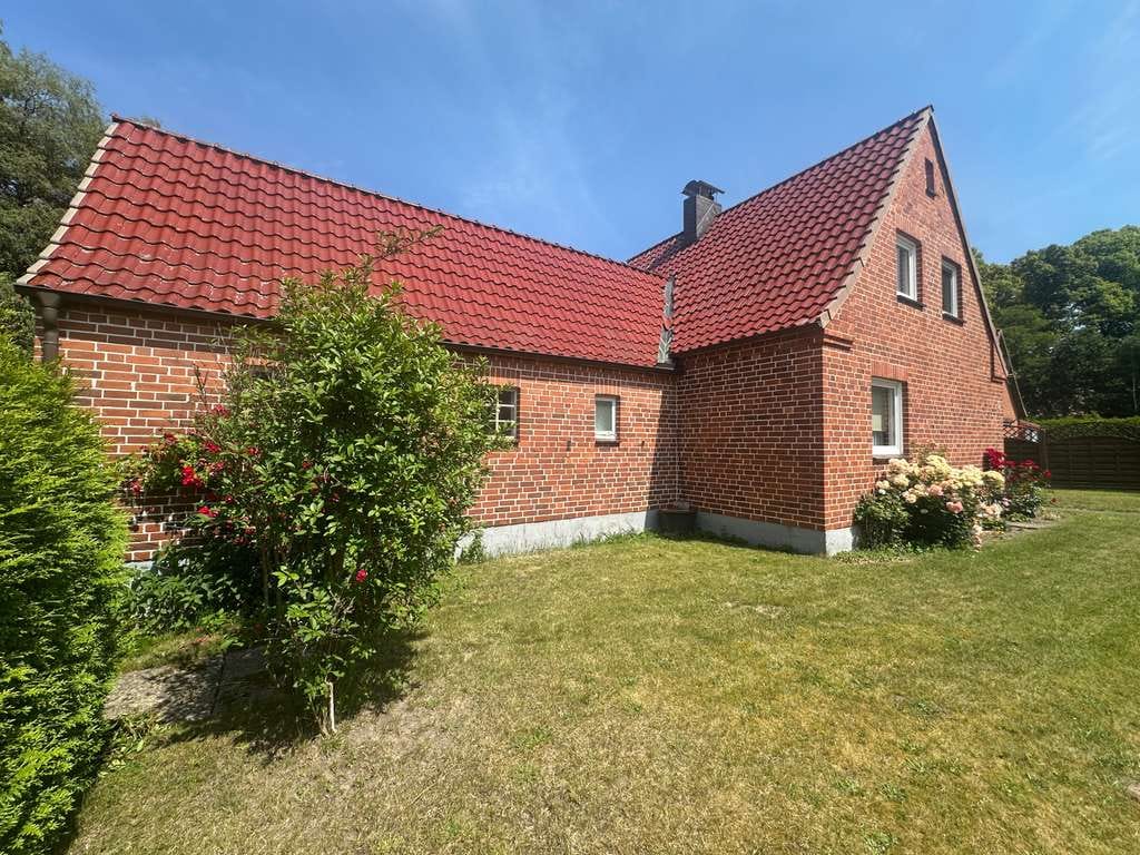 Immobilie in Klempau - Charmantes Rotsteinhaus mit großem Grundstück in ruhiger Dorflage – Courtagefrei! - Bild 1