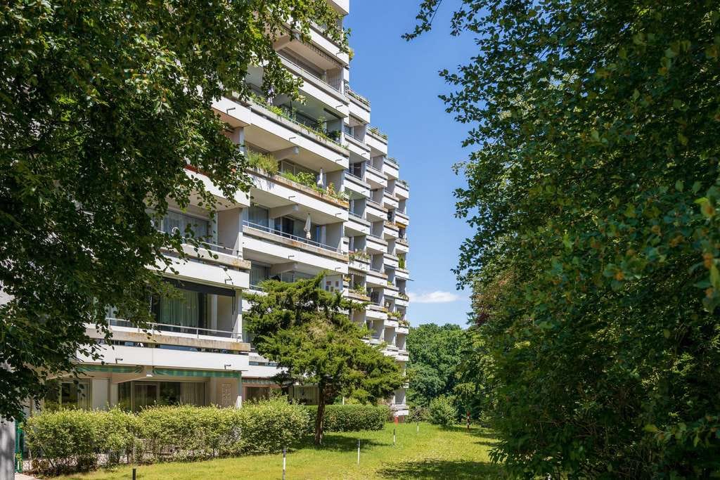 Immobilie in Fürstenfeldbruck - Super Gelegenheit & sofort bezugsfrei! 3-Zimmer-Etagenwohnung mit großem Südbalkon zum Renovieren - Bild 2