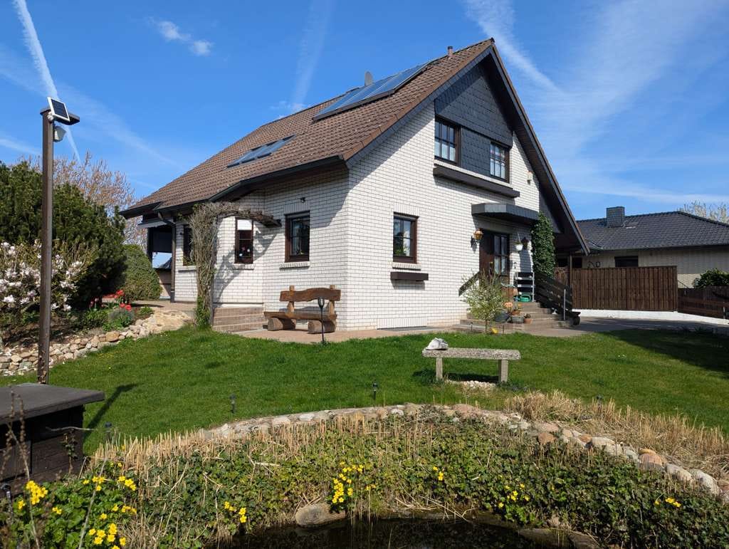 Immobilie in Danndorf - Großer Garten, Kamin, Terrasse, Garage, Carport - ideal für Familien mit Einliegerwohnung. - Bild 1