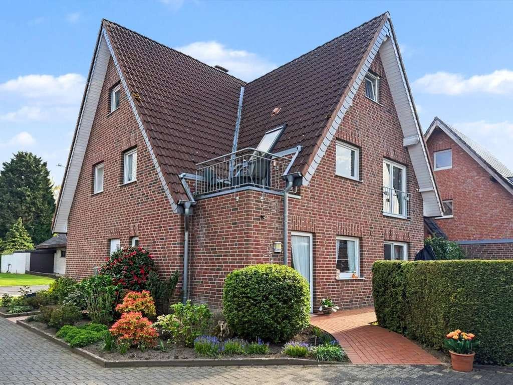Immobilie in Raesfeld - Großzügiges Zweifamilienhaus mit großem Grundstück und vielseitigen Nutzungsmöglichken in Raesfeld - Bild 0