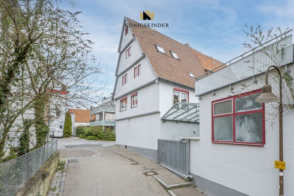 Immobilie in Weil im Schönbuch - Attraktives Geschäftshaus in zentraler Lage mit zusätzlichen 3 Wohneinheiten. Sofort verfügbar - Bild 2